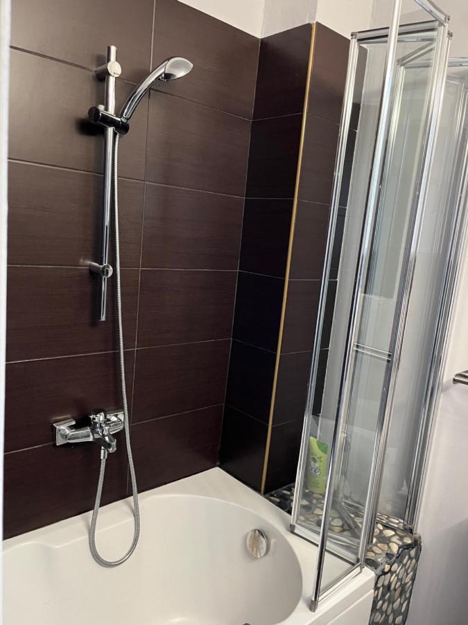Sun Escape, Appart Renove Climatise 3 Pieces 4-6 Pers, 350M De La Plage Marseille Ngoại thất bức ảnh